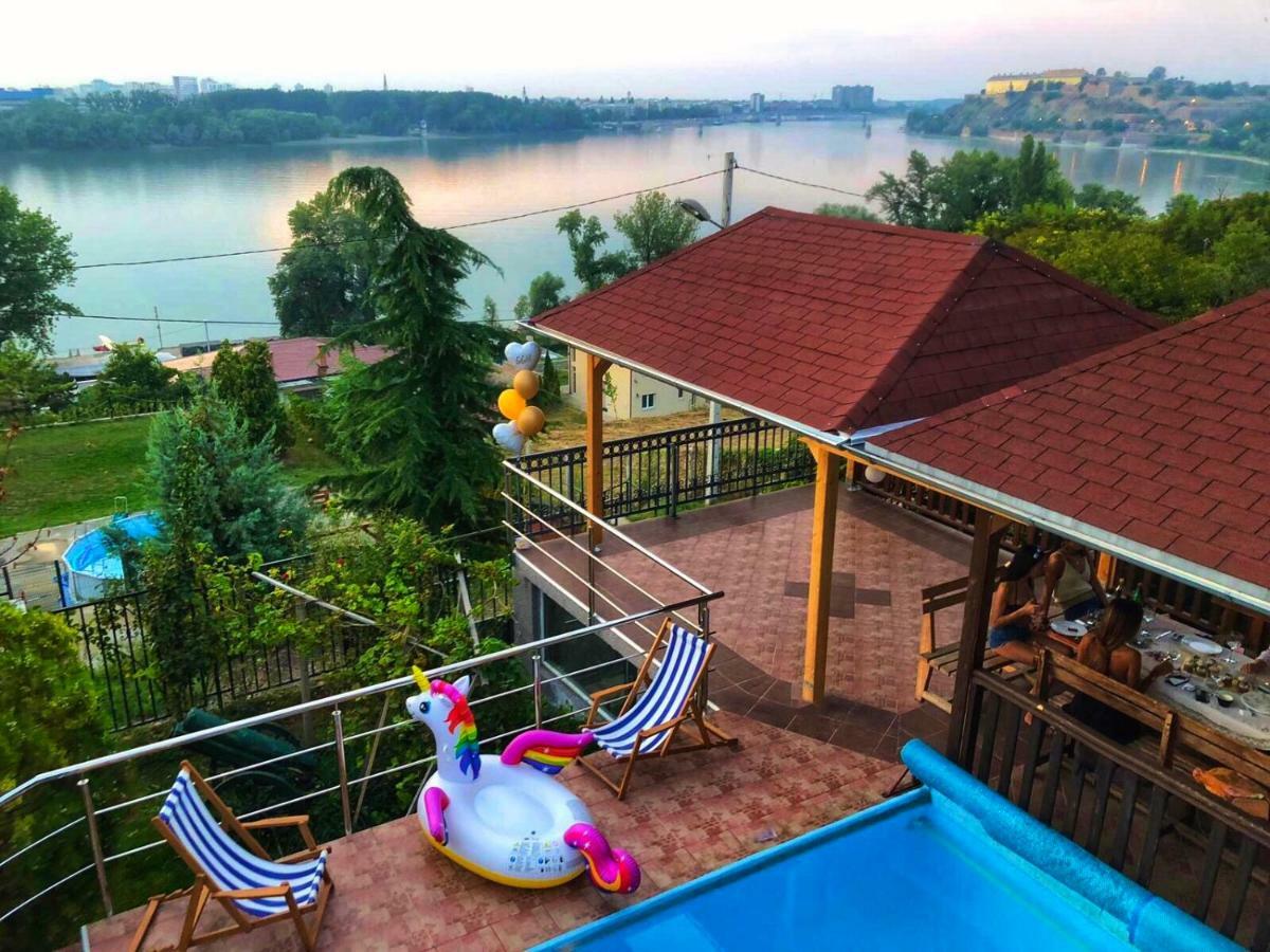 Yellow House Нови Сад Екстериор снимка
